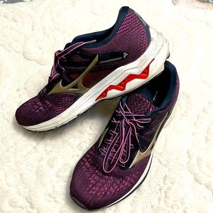 Mizuno running shoe